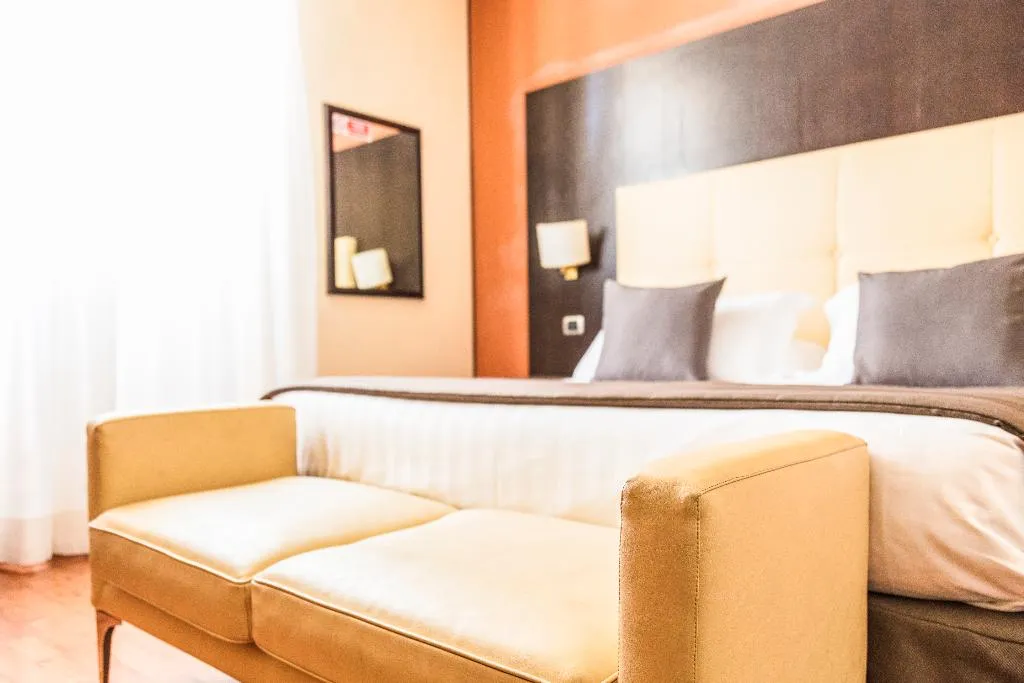 QUADRUPLE WITH VIEWS Room, Giolli Nazionale, Rome