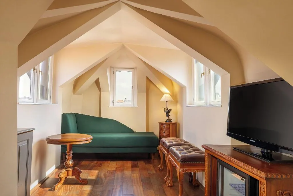 SUITE KING SIZE BED Room, Iron Gate Hotel & Suites Prague by BHG, Prague