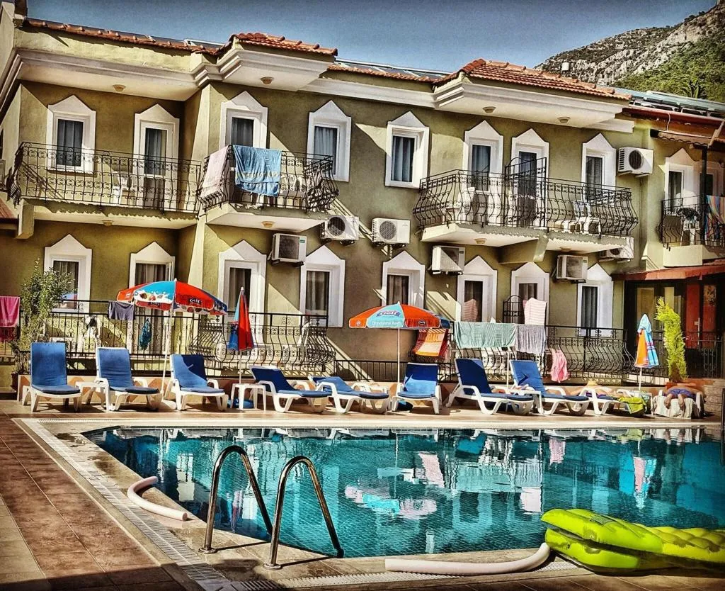 Pool, Grand Taner, Dalaman