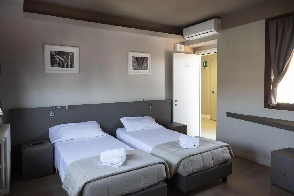 TWIN STANDARD Room, Plus Florence, Florence