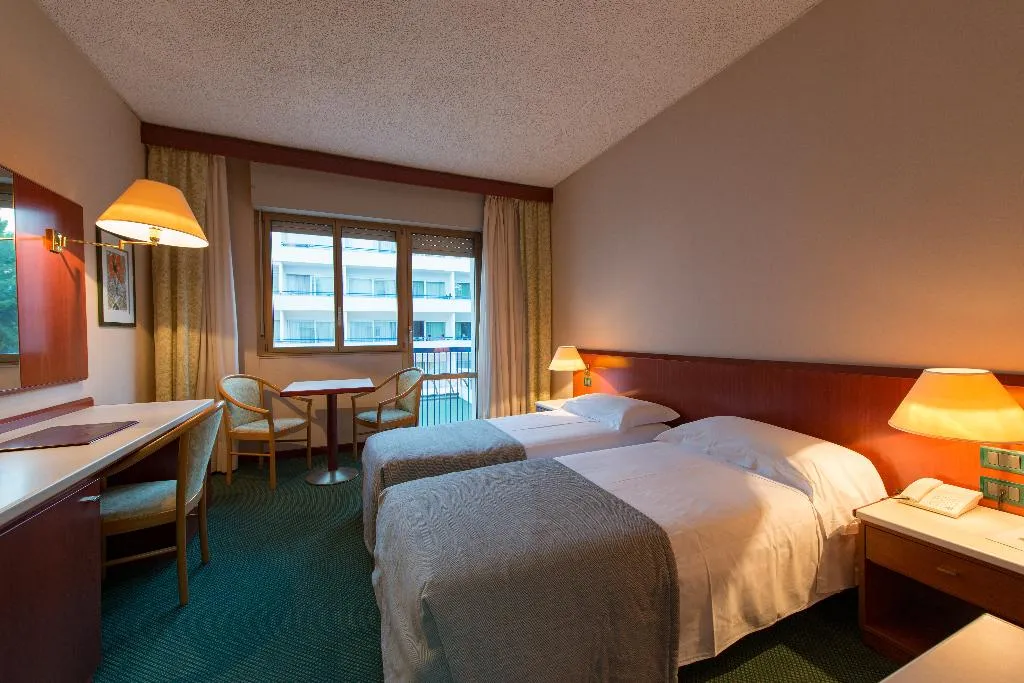 TRIPLE STANDARD Room, Splendid Hotel La Torre, Palermo