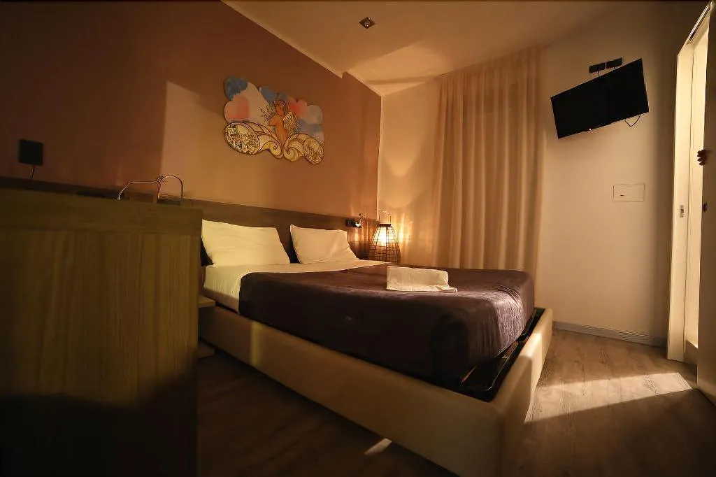Room, Santa Lucia, Venice