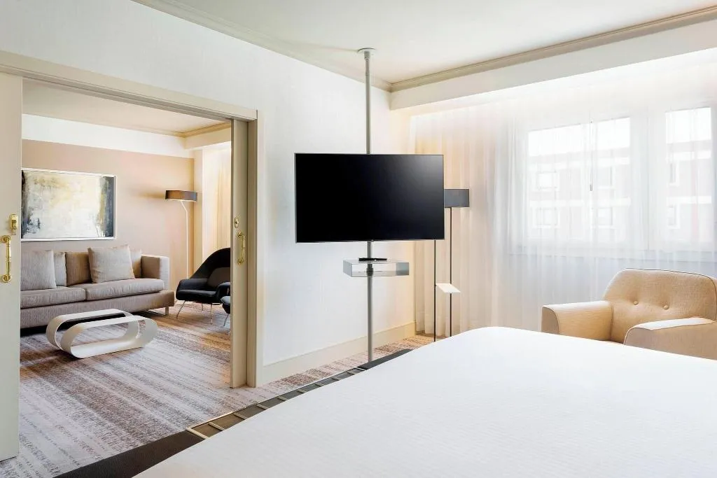 SUITE EXECUTIVE KING BED Room, Marriott Hotel Madrid Auditorium, Madrid