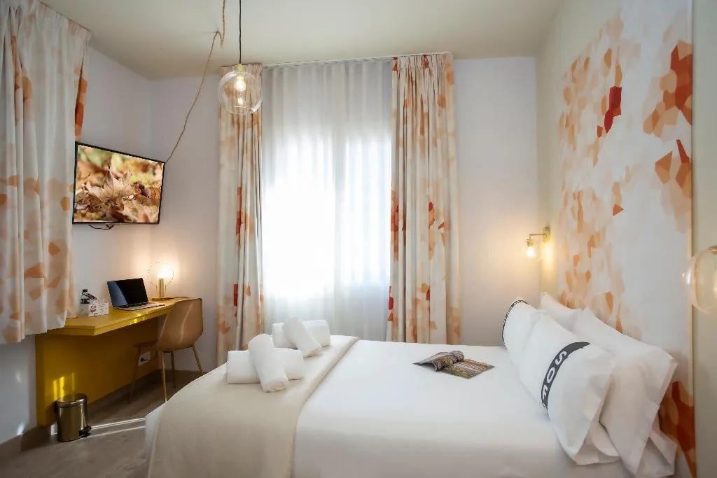 DOUBLE STANDARD Room, Casual Colours Barcelona, Barcelona
