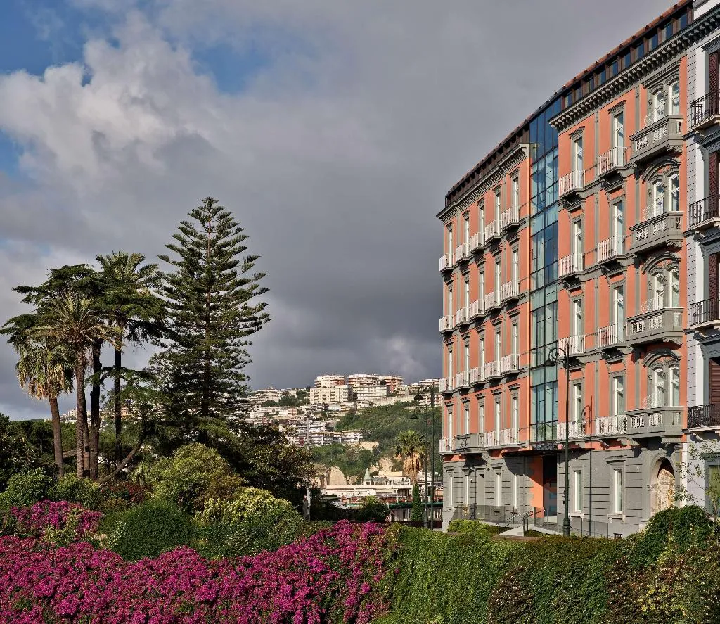General view, de Bonart Naples-Curio Collection by Hilton, Naples