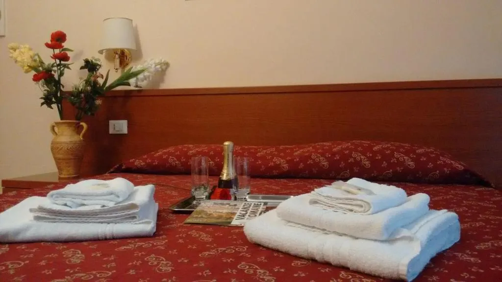 Room, A Casa Di Mei, Naples