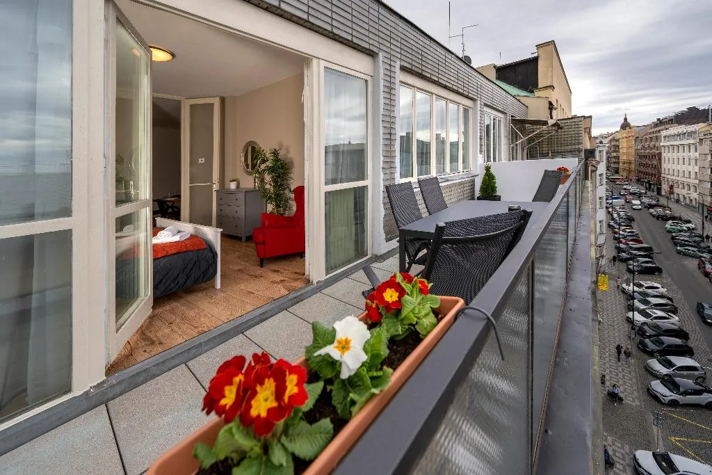 Room, New Town - Apple Apartments, Prague