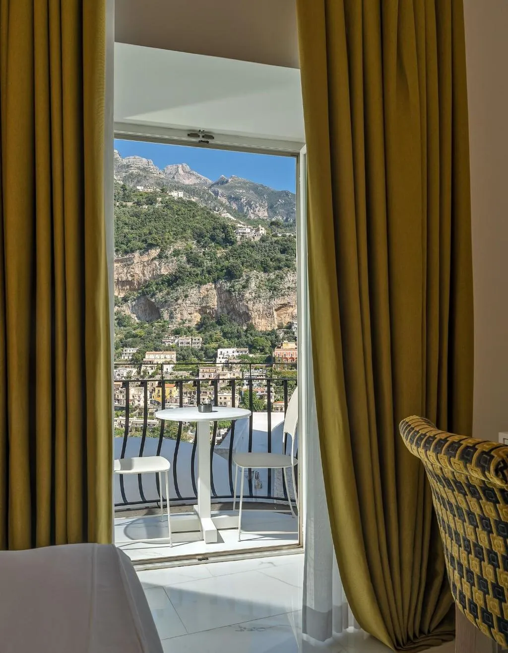 DOUBLE CLASSIC KING BED Room, Villa Franca, Naples