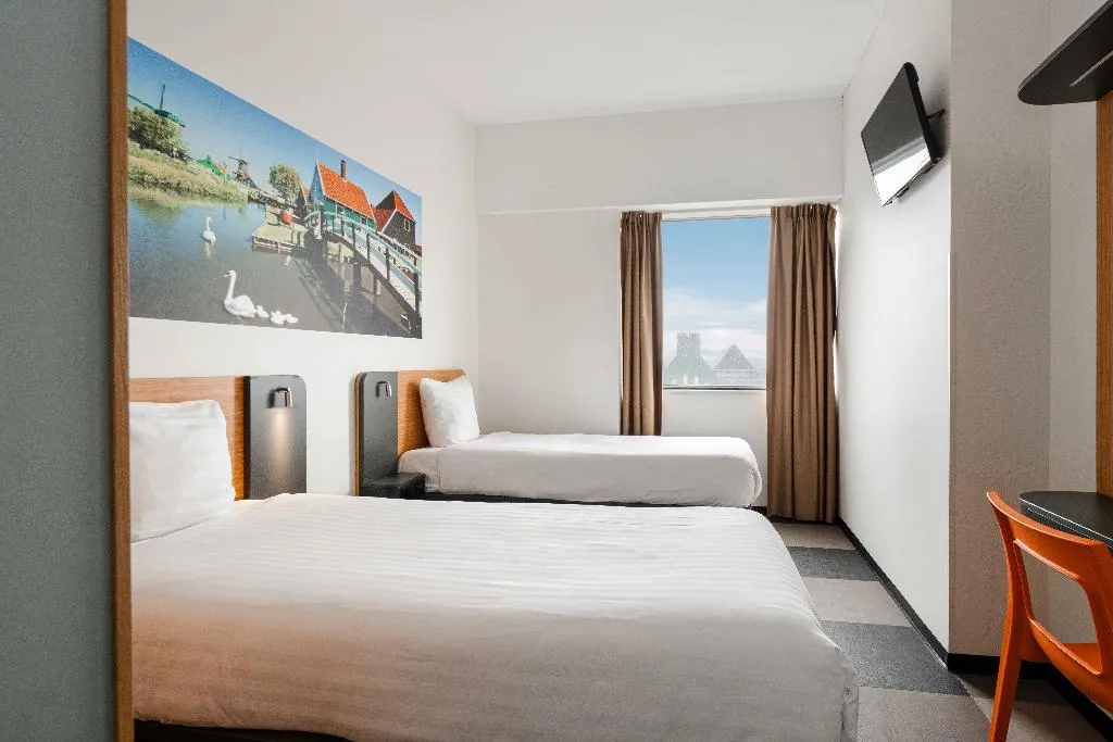 TWIN STANDARD Room, easyHotel Amsterdam Zaandam, Amsterdam