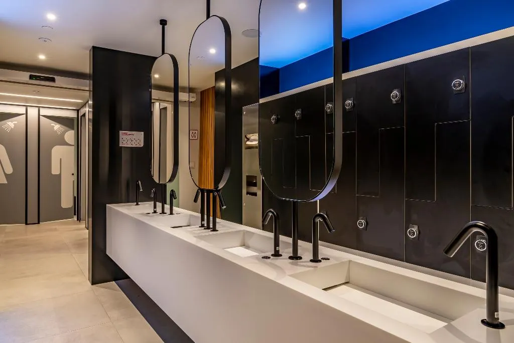 Sports and Entertainment, Yotel Porto, Porto