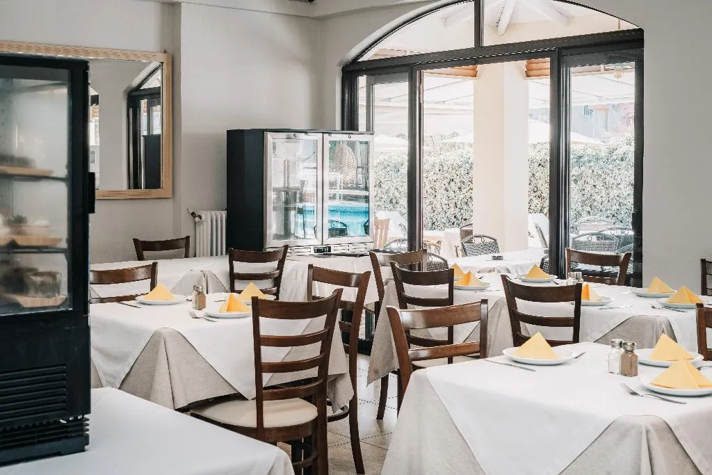 Restaurant, Maltezos, Corfu