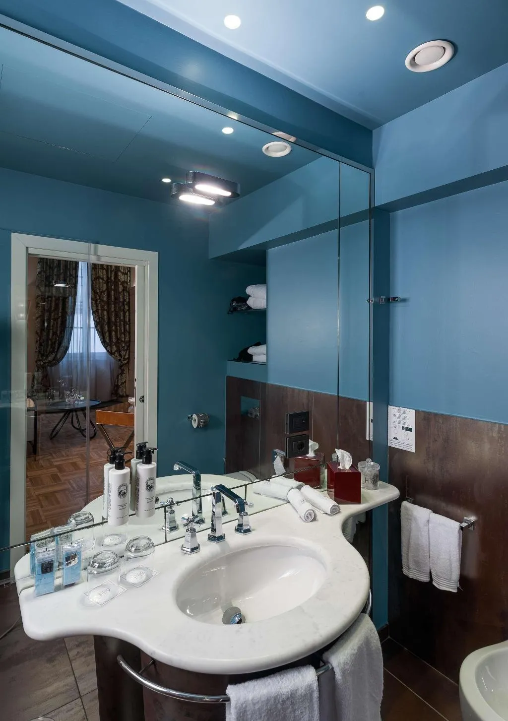 Room, Hotel Number Nine, Florence