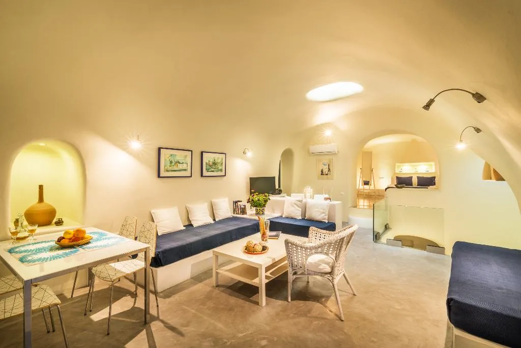 SUITE GRAND Room, Fava Eco Suites, Santorini