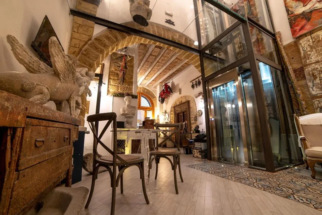 Lobby, Porta Di Castro, Palermo