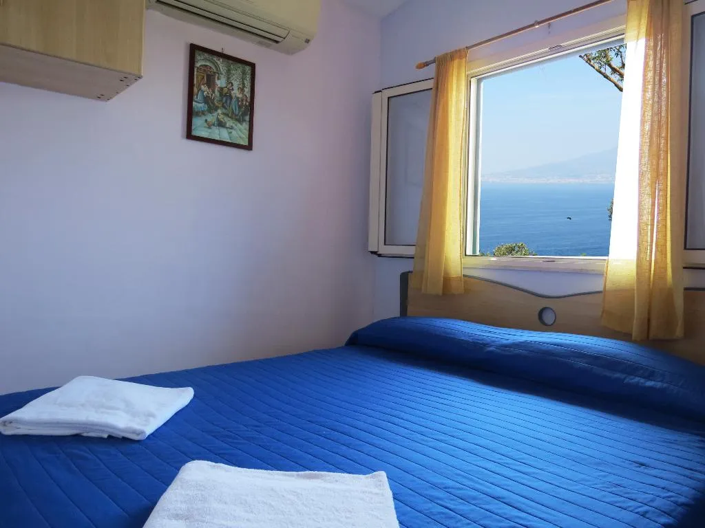 CHALET SEA VIEW CAPACITY 4 Room, Baia Serena, Naples
