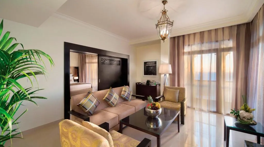 SUITE DELUXE Room, Bahi Ajman Palace Hotel, Dubai