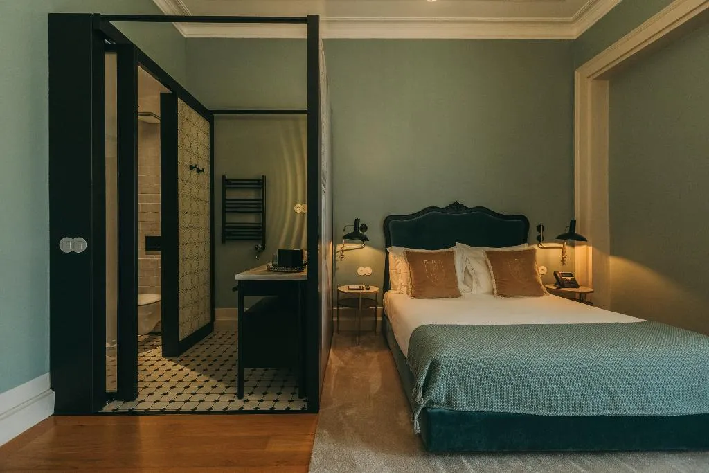 JUNIOR SUITE ONE BED Room, Torel Royal Court, Porto