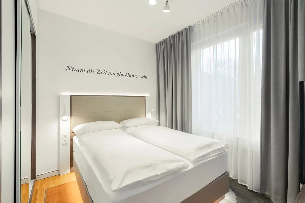 APARTMENT DELUXE ONE BEDROOM Room, High Park am Potsdamer Platz, Berlin