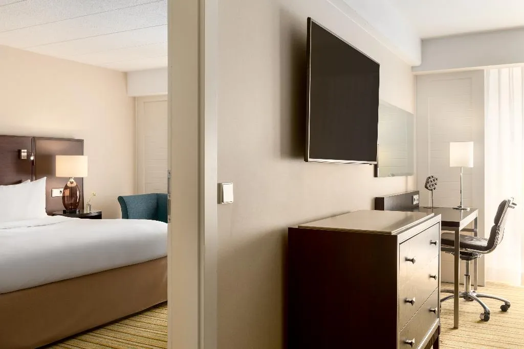 Room, Renaissance Amsterdam Hotel, Amsterdam