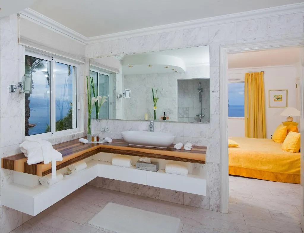 Room, Jardin de la Paz, Tenerife