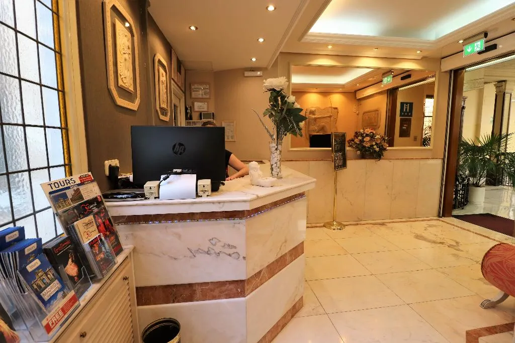 Lobby, Hostal Hispano-Argentino Gran Via, Madrid