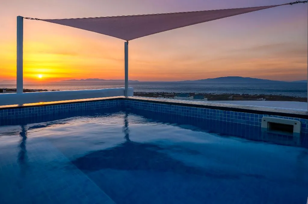 SUITE WITH JACUZZI Room, Sole D'Oro Luxury Suites, Santorini