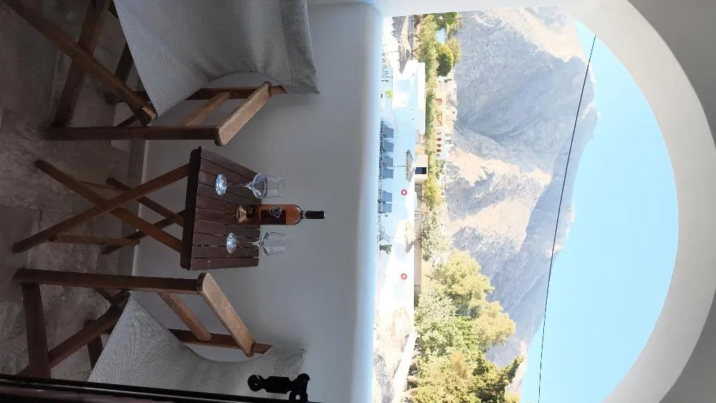 TRIPLE STANDARD Room, Mary Bill, Santorini