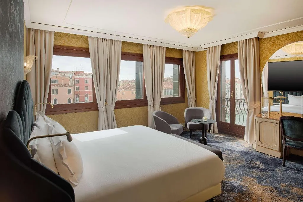 DOUBLE PREMIUM Room, NH Venezia Santa Lucia, Venice