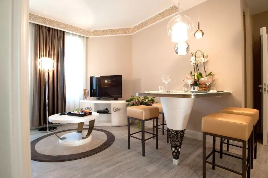 Room, Luxury Suite Milano Duomo, Milan