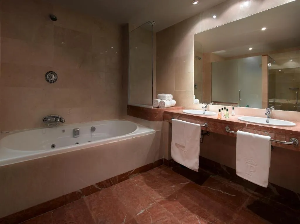 JUNIOR SUITE STANDARD Room, Parador de Malaga Golf, Costa Del Sol