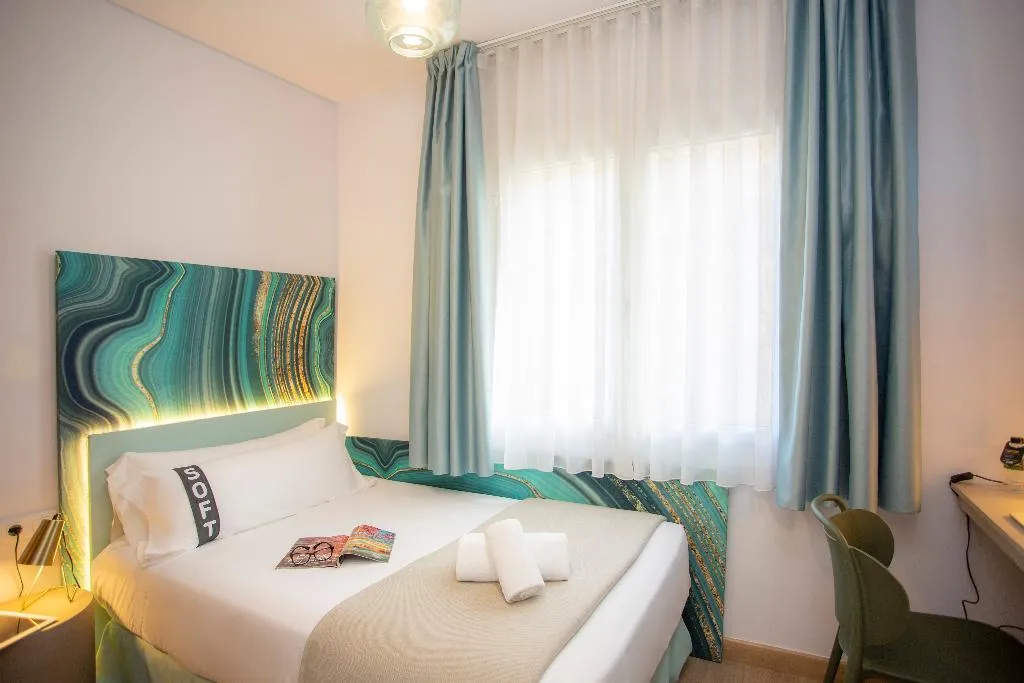 SINGLE BASIC Room, Casual Colours Barcelona, Barcelona