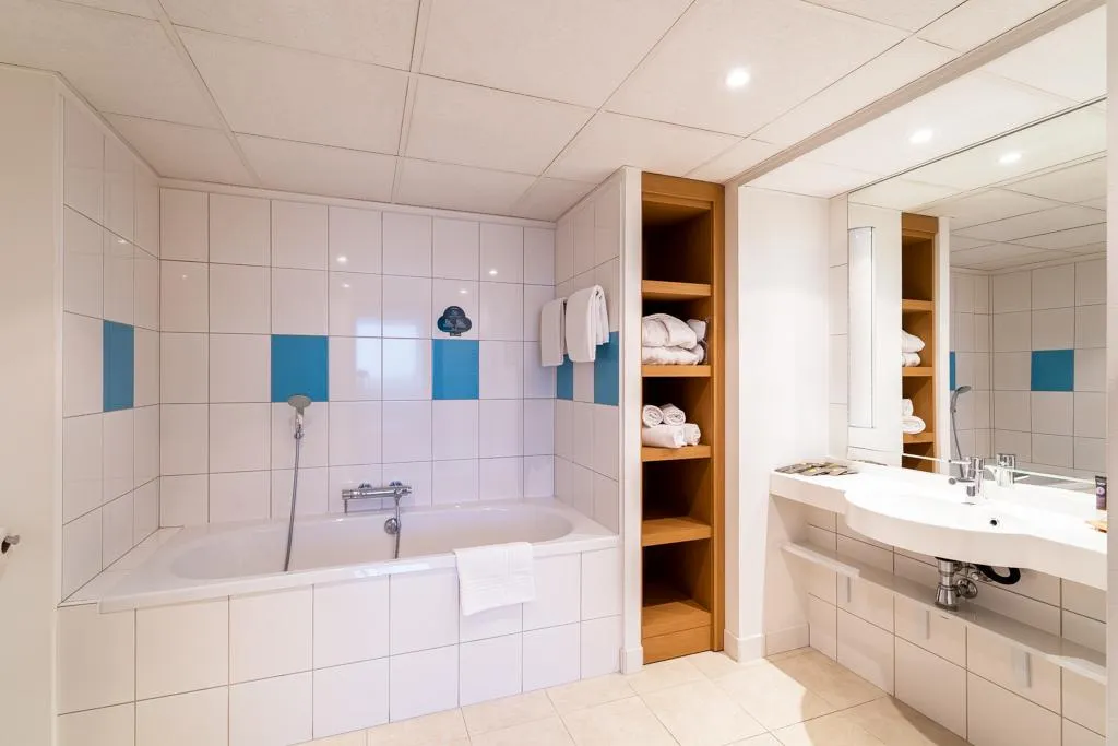 SUITE STANDARD Room, Novotel Krakow City West, Krakow