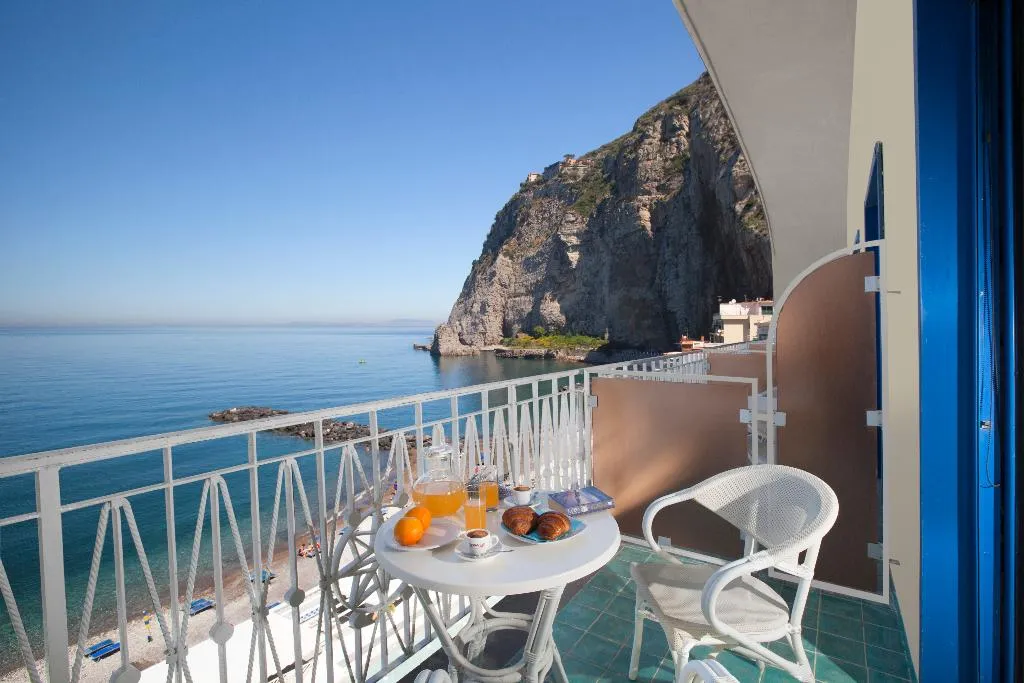 TRIPLE SUPERIOR SEA VIEW Room, Alimuri Bay Resort, Naples