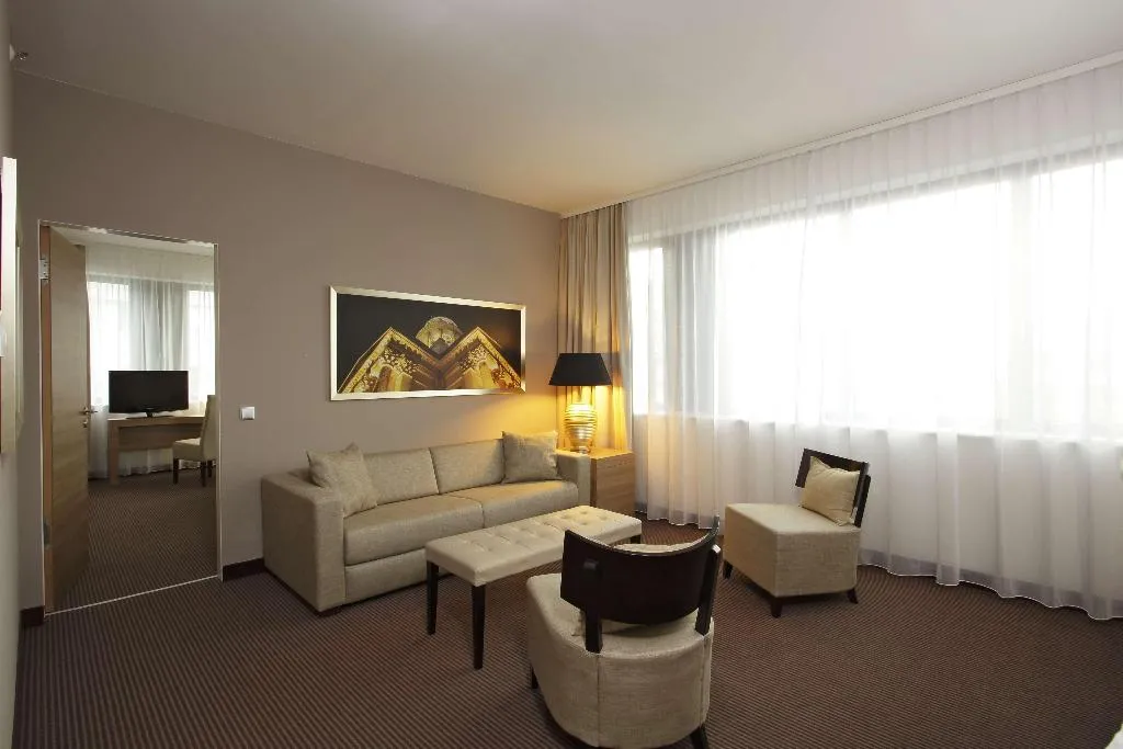 Room, H4 Hotel Berlin Alexanderplatz, Berlin