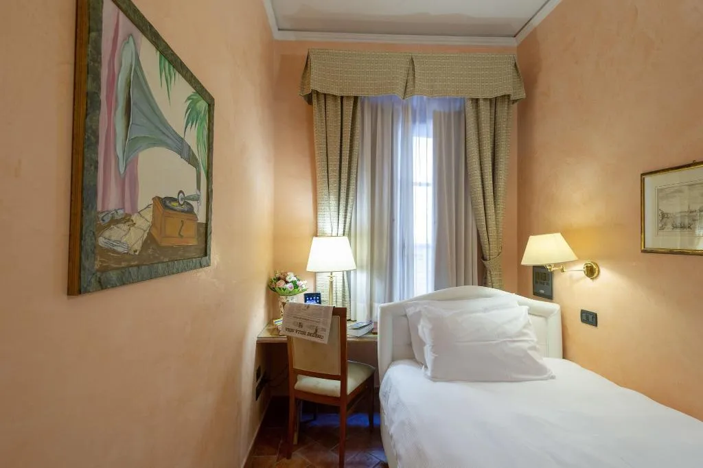 SINGLE STANDARD Room, Davanzati, Florence