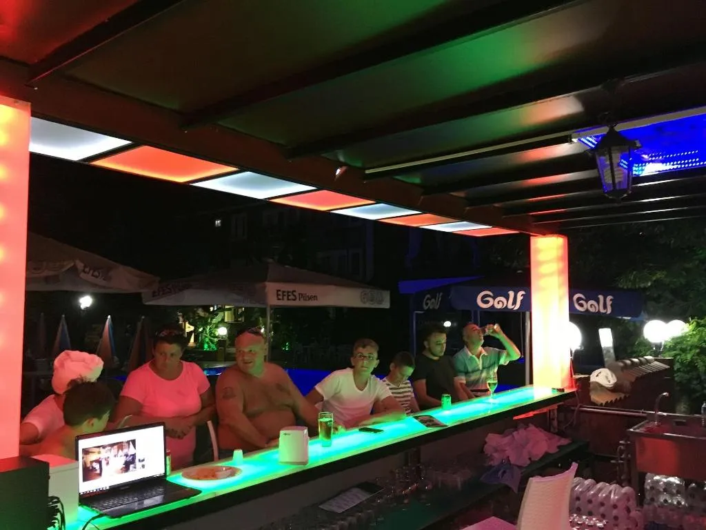 Bar, Green Peace, Dalaman