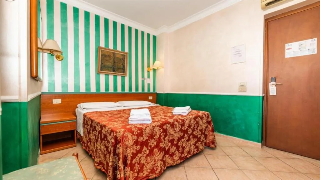 DOUBLE SINGLE USE STANDARD Room, Center 3, Rome