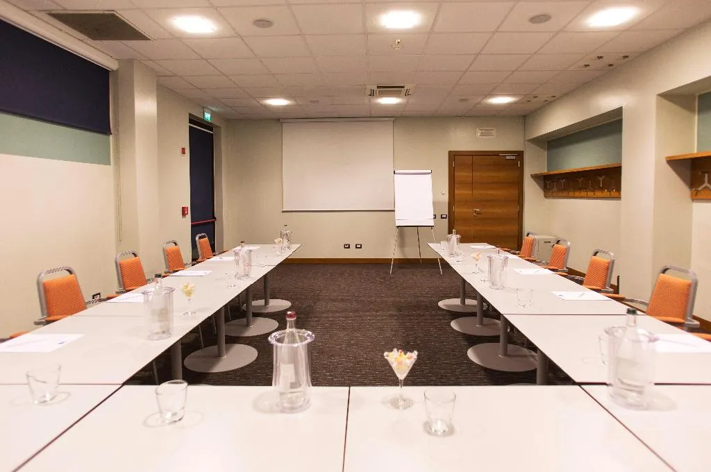 Conferences, Holiday Inn Express Milan-Malpensa Airport, Milan