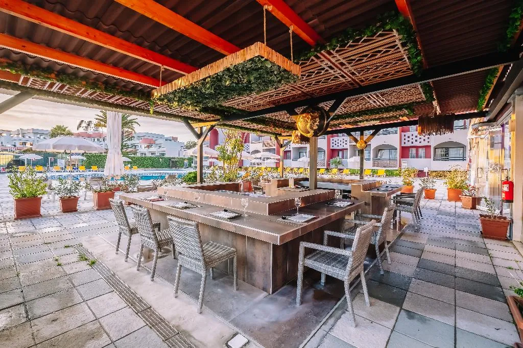 Restaurant, Muthu Oura Praia Hotel, Algarve