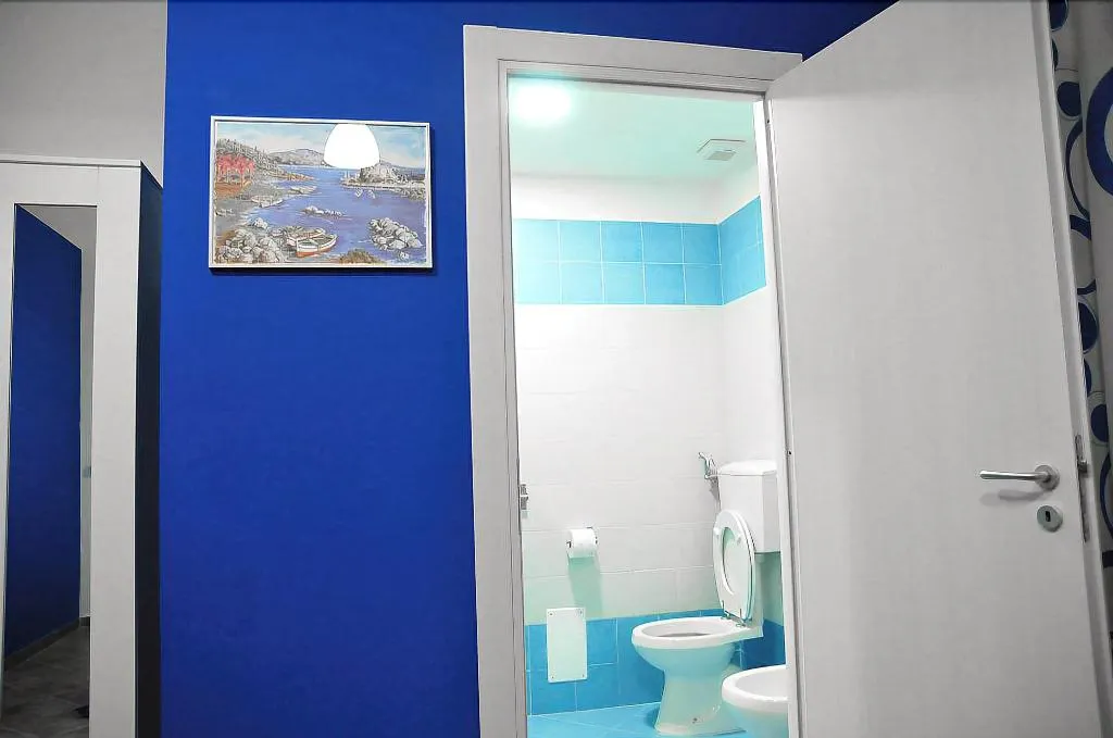 Room, B&B In giro per Napoli, Naples