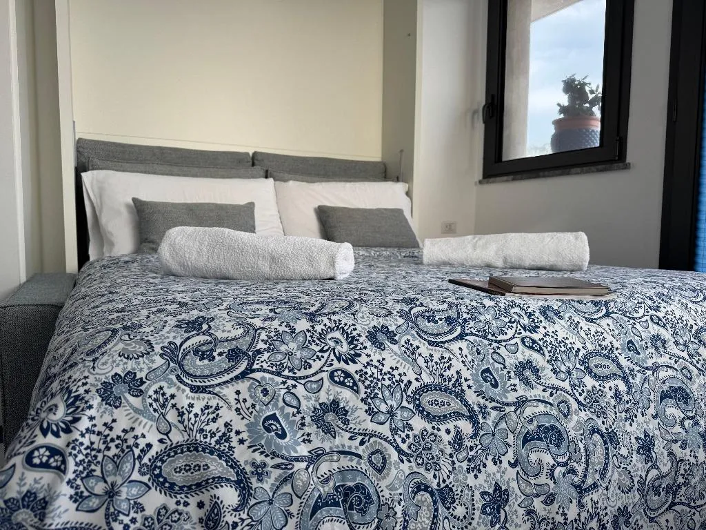 DOUBLE DELUXE POOL VIEW Room, Aurora View Resort, Catania