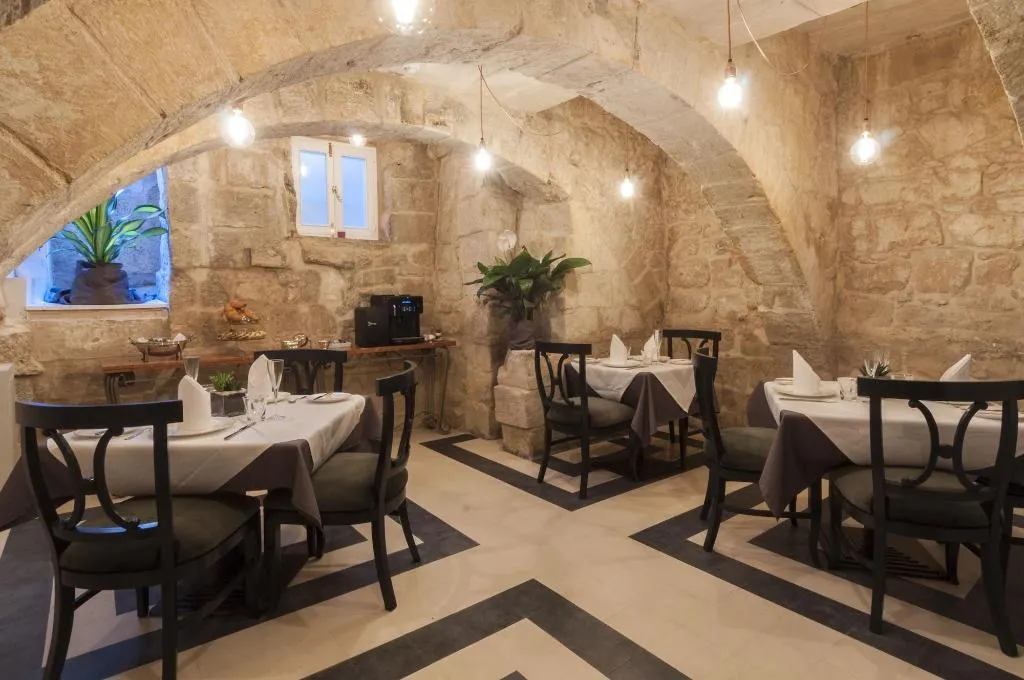 Restaurant, The Coleridge, Malta