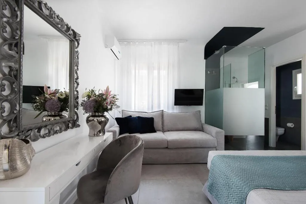 Room, Riva Suites, Mykonos