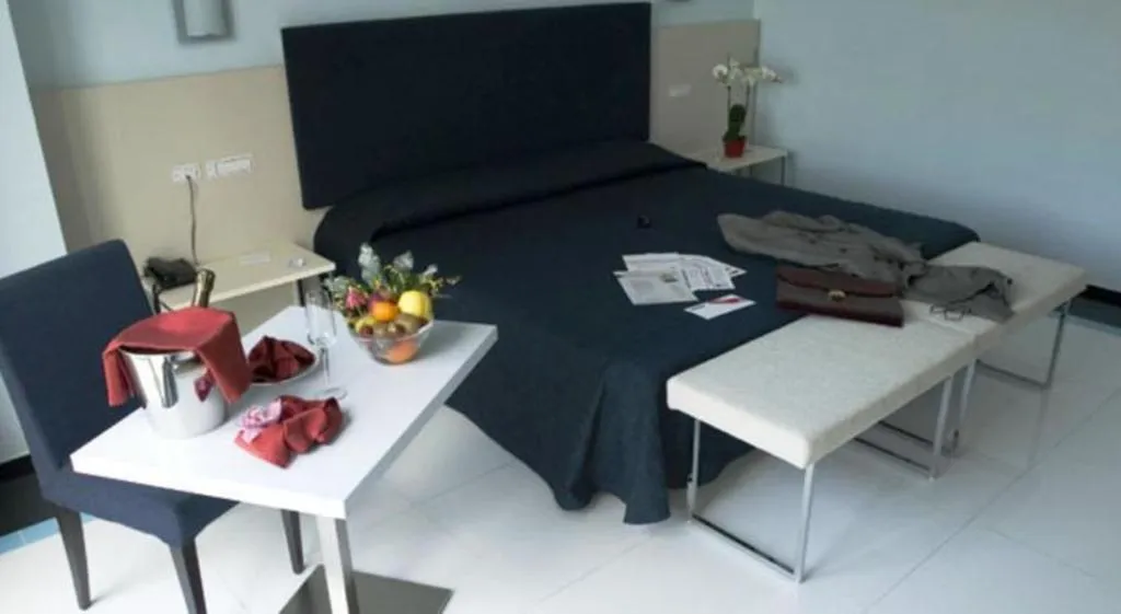 Double or Twin STANDARD Room, Grand Hotel Salerno, Naples