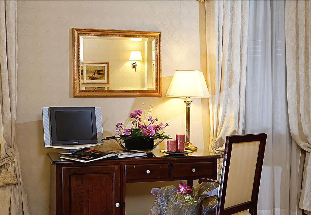 Room, Ca' del Nobile, Venice
