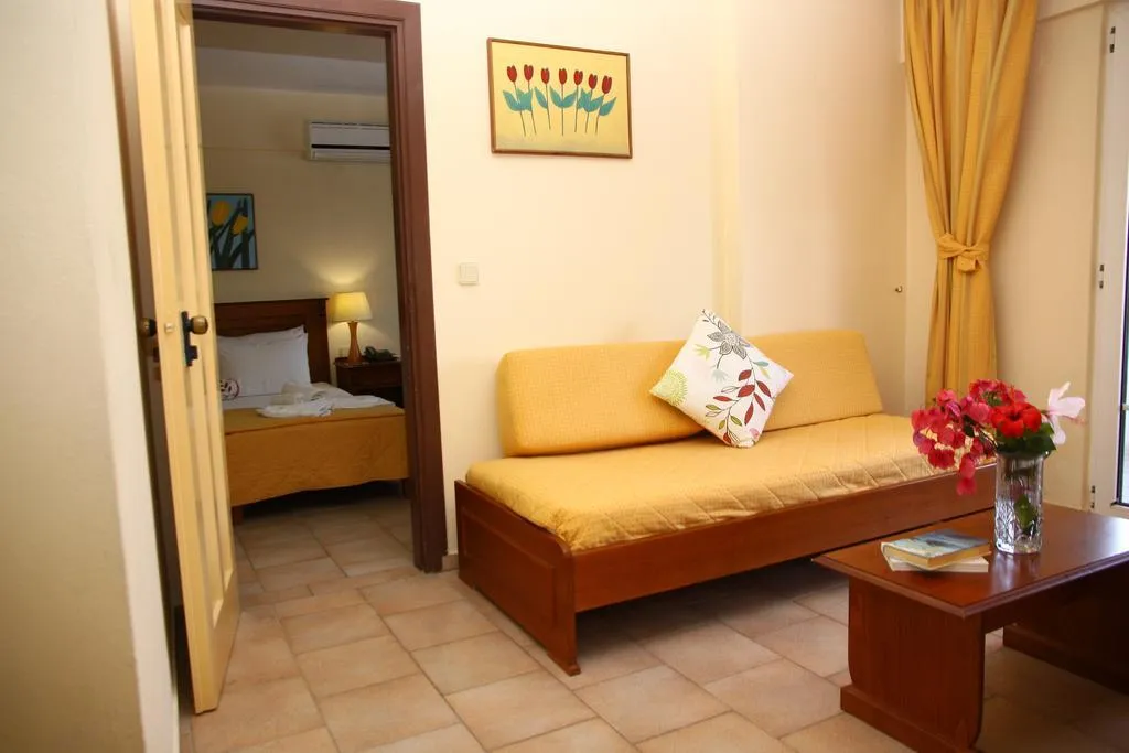 FAMILY ROOM STANDARD Room, Alexander House, Crete