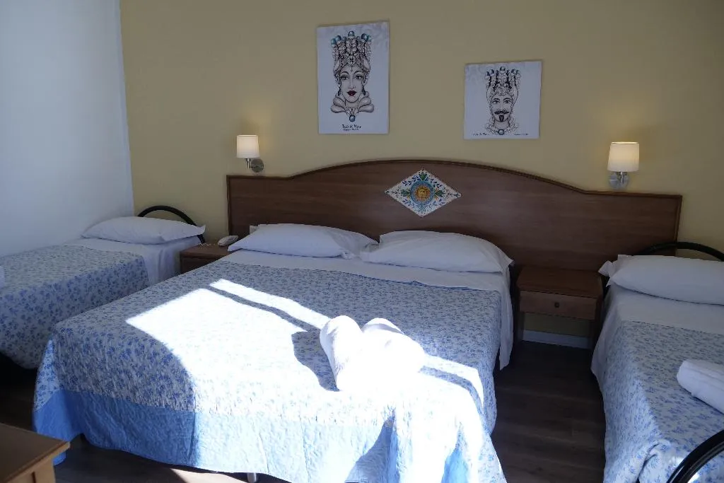 QUADRUPLE SEA VIEW Room, Hotel Elios, Taormina
