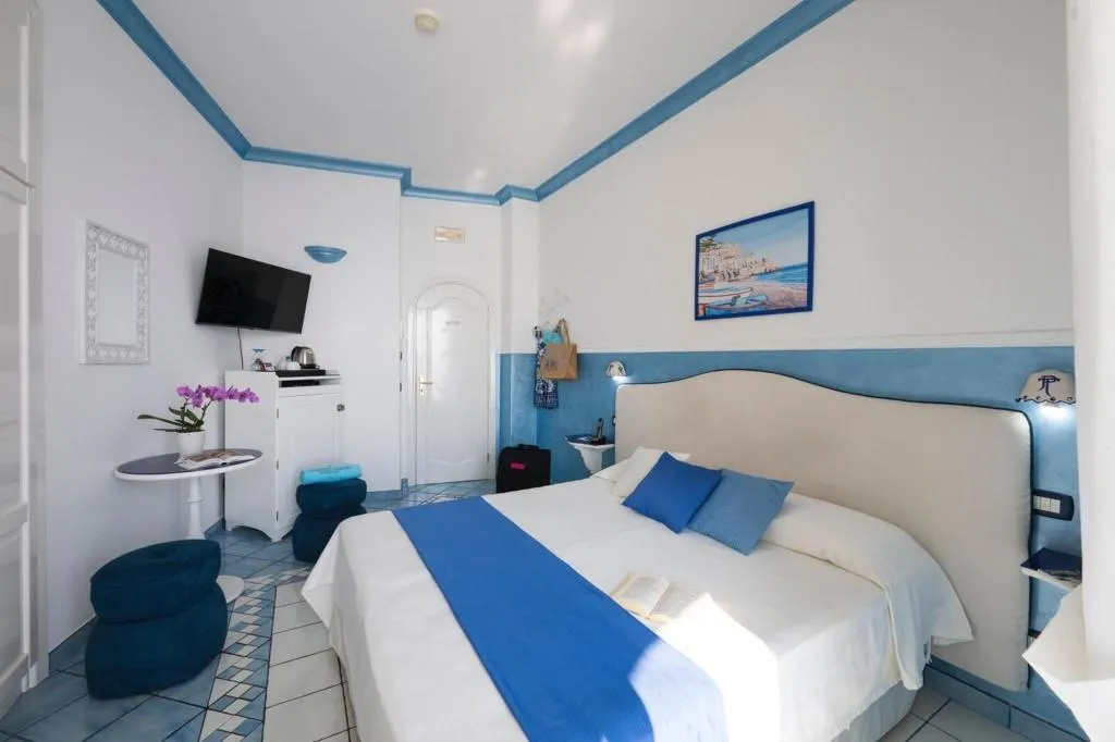 DOUBLE SUPERIOR SEA VIEW Room, Palazzo Talamo, Naples