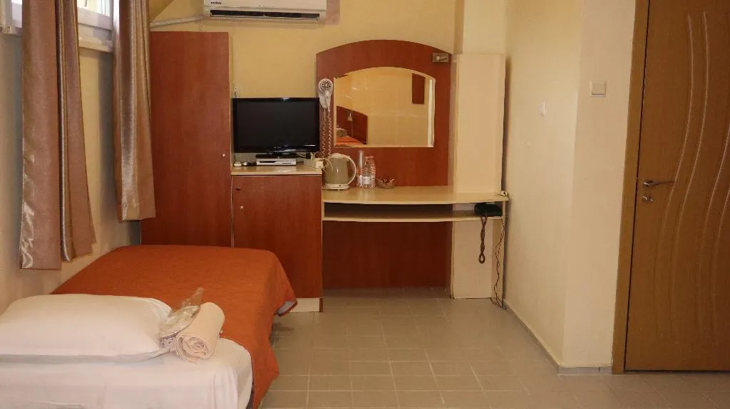 TRIPLE CAPACITY 3 Room, Palitra, Varna