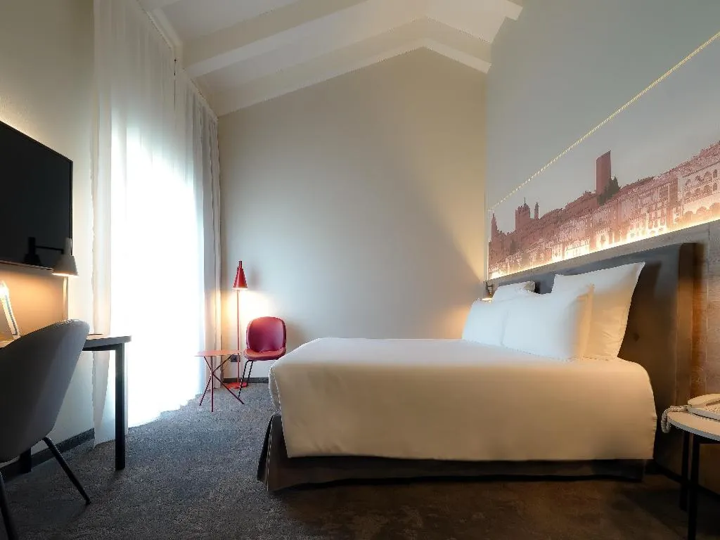DOUBLE PREMIUM Room, Mercure Bergamo Centro Palazzo Dolci, Milan